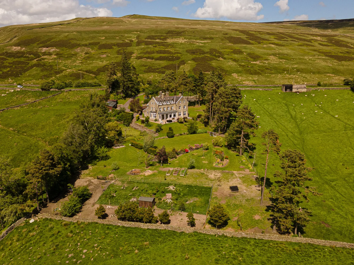 Aerial view of Heather Brae estate and grounds